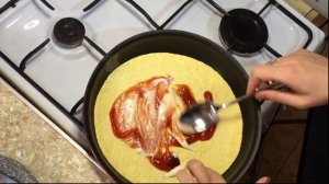 Пицца из тортильи ,быстро и очень вкусно .