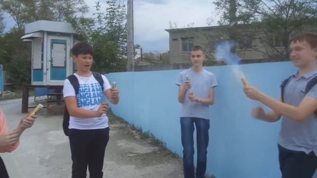 Видео подарок\\\День рождение друга\\Kari Kriss смотреть онлайн