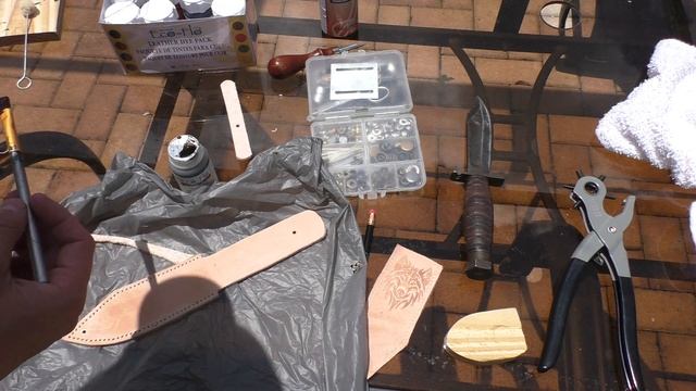 Ножны из кожи своими руками. Making a leather knife sheath смотреть онлайн