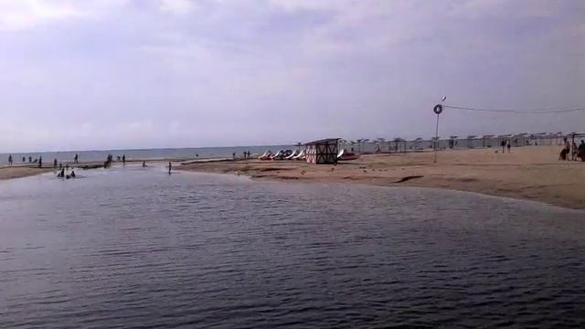 Пробивной тир на пляже смотреть онлайн