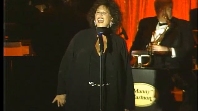Lainie Kazan Sings At The NY Alumni 2001 Reunion