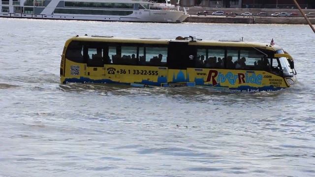 Плавающий автобус. Будапешт. Budapest.