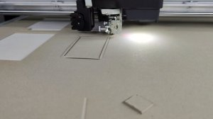 Планшетный режущий плоттер. Резка коробки из картона 2,5мм.