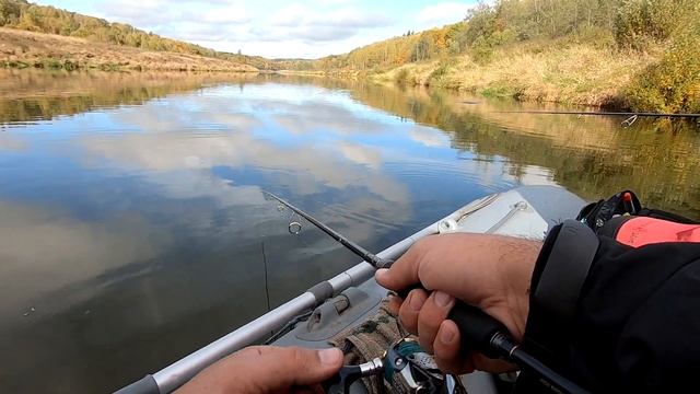 Трофейная щука на осенней Угре. Ловля на BIGBAITS. Сплав.