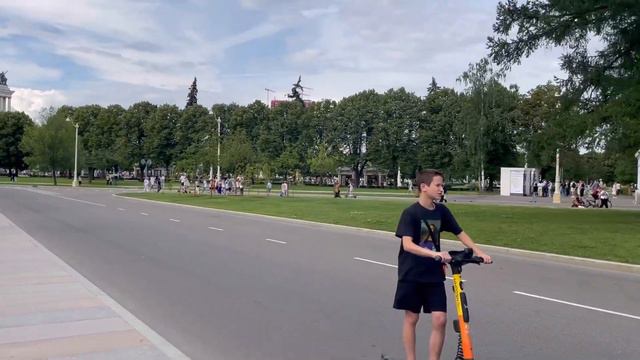 ВДНХ😍А где это?) Разве там можно что-то интересное увидеть?)😏Часть первая "Разбиваем стереотипы" смотреть онлайн