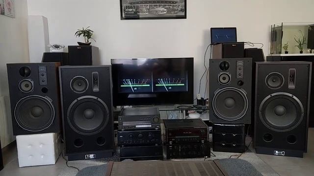 Magnat Transpuls 1500 Vs Realistic Mach Two Rock 80'ssss смотреть онлайн