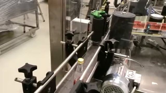 Наклейка этикеток на бутылки смотреть онлайн