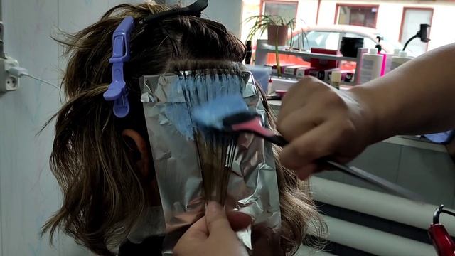 мелирование на расчёску крупными и мелкими прядями смотреть онлайн