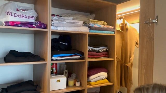 Румтур маленькой квартиры 42 м2 для молодой пары. Уместили даже гардеробную смотреть онлайн