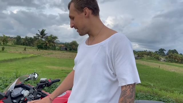 Самый стильный Электромотоцикл KUCHER model R/ За одну зарядку 200 КМ смотреть онлайн