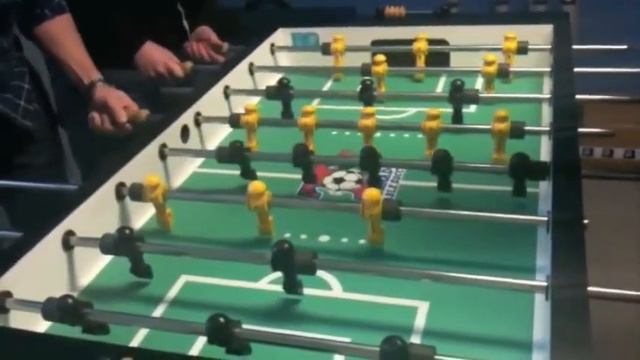 Foosball Christmas Winning Moves смотреть онлайн