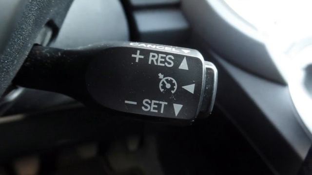 Toyota Verso-S 1.3 Dynamic Navi смотреть онлайн