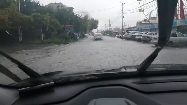 Топит Витязево... прямо Венеция))) смотреть онлайн
