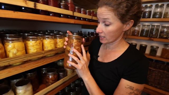One YEAR’S Worth of Food | HUGE Pantry/Root Cellar Tour | 1000 Jars смотреть онлайн