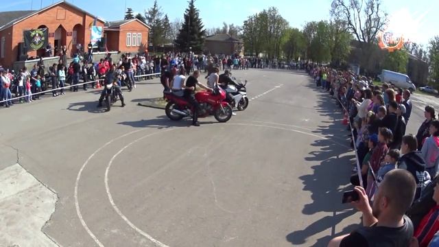 В станице Егорлыкской на площади ЦВР прошло байк-шоу с участием мотоциклистов из Fire Motors MC. смотреть онлайн