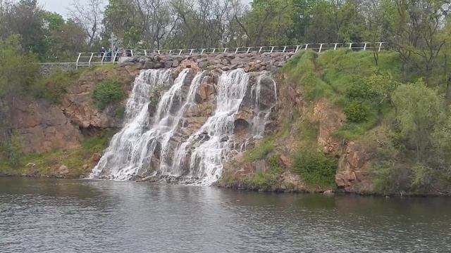 У водопада на Монастырском острове - Днепропетровск, 03.05.2015 смотреть онлайн