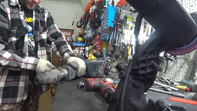 Разбираем отбойник BOSCH 11