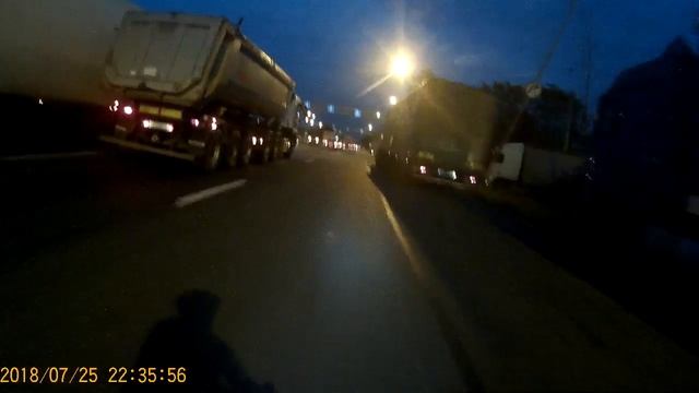 25.07.2018. На вело в темноте по Московскому шоссе смотреть онлайн