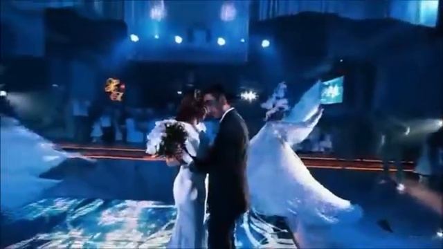 Свадебный танец, оформленный волшебными световыми ПТИЦАМИ СЧАСТЬЯ смотреть онлайн