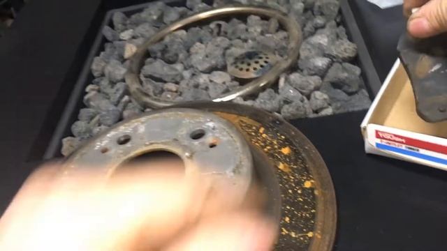 Signs you rear brakes were installed wrong Acura Honda Toyota Lexus Ford Chevy piston not aligned смотреть онлайн