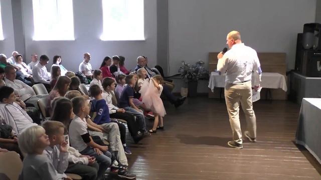 Валентин Быковский // Вылитая из гнезда смотреть онлайн