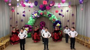 Танец "Тапати тапата" детский сад "Родничок" с.Ботлих