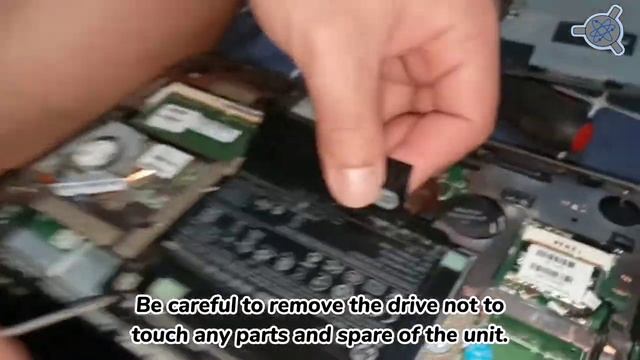 HP Mini 110 Netbook Teardown and Internal Hard Drive Removal смотреть онлайн