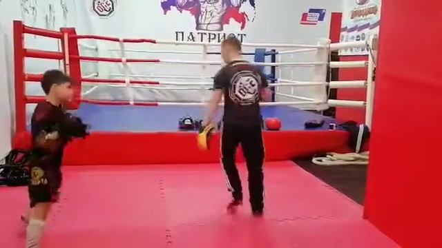 Тренировка юного спартанца!!! смотреть онлайн