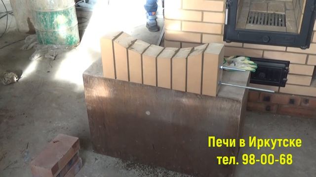 Каминопечь повышенной теплоёмкости с духовкой и отопительным щитком на 2 этаже смотреть онлайн