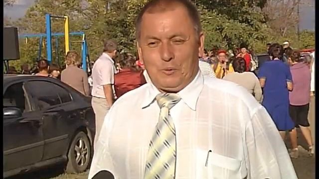 Владимир Медяник, Изварино, детская площадка.avi смотреть онлайн