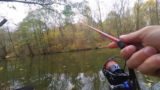 Нашел супер-приманку. Рыбалка на окуня на маленькой речке.