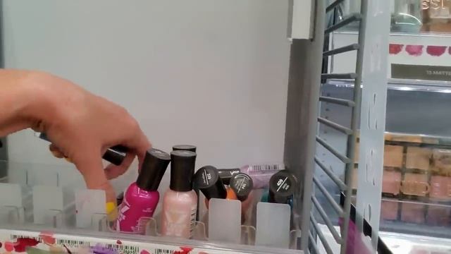 Messy Sally Hansen Nail Polish Organization 7-28-2021 смотреть онлайн