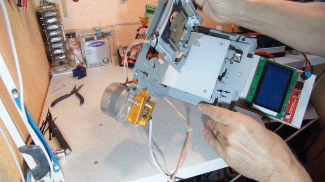 DIY 3D printer from old DVD. 3Д принтер из старых DVD смотреть онлайн