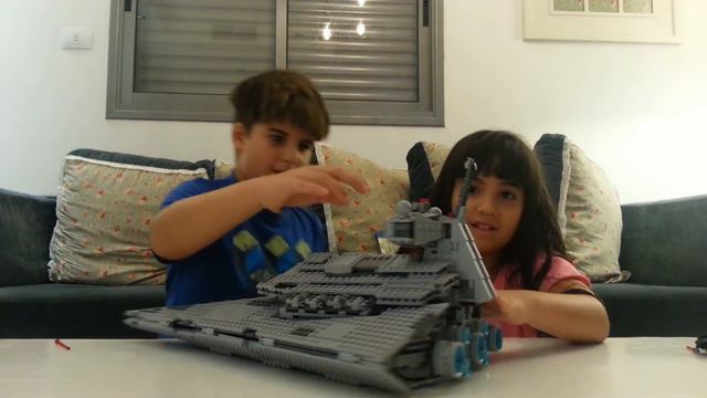 נועם והדס הלפון - Star Wars Dart Vader Ship смотреть онлайн
