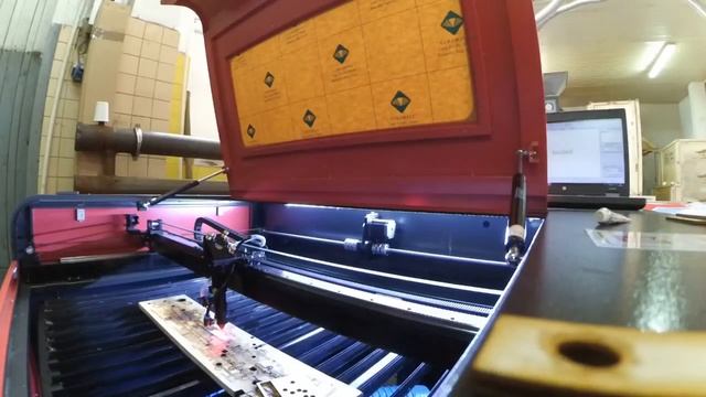 Гравировка на металле лазерным CO2 гравёром с помощью термопасты смотреть онлайн