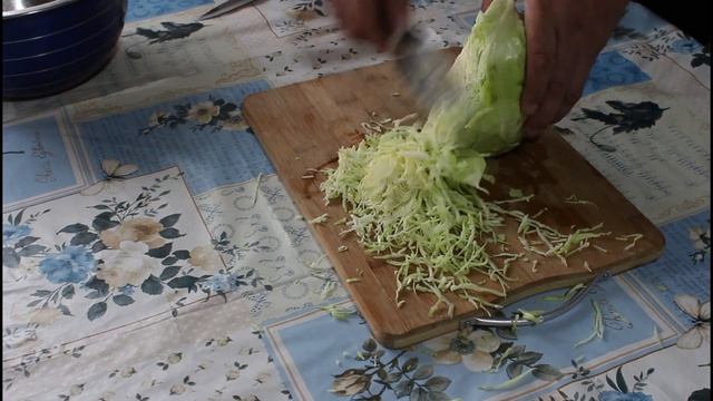 How To Learn how to cut Cabbage With a Shredder!!! The Main Mistakes. Why is it not working. смотреть онлайн