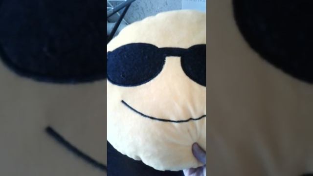Подушка смайлик смотреть онлайн