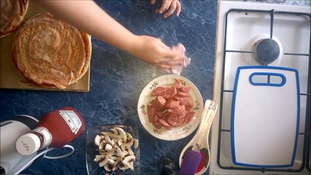 #Вкусно. Болтаем. Готовим пиццу.