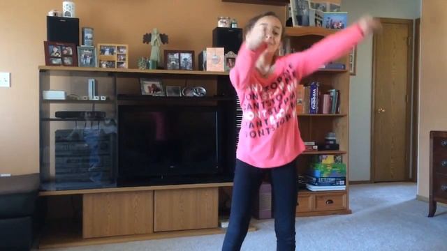 Светлана зажигает. Танец «Пельмешки» и flossing dance. смотреть онлайн