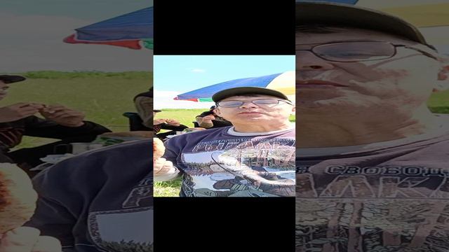 Вот так рыбачим, вот так живём. Едим купаты на берегу. смотреть онлайн