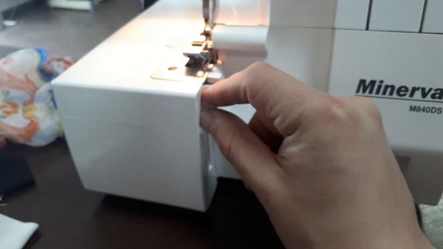 Оверлок Minerva M840DS, распошивальный шов смотреть онлайн