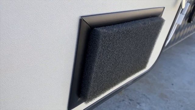 Re-powering Iveco Motorhome Charging at 150A from Alternator to 600Ah Lithium смотреть онлайн