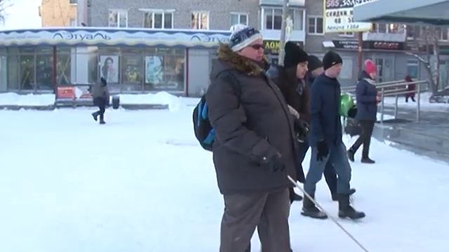 Сегодня в Серове прошло шествие, приуроченное к Международному дню белой трости смотреть онлайн