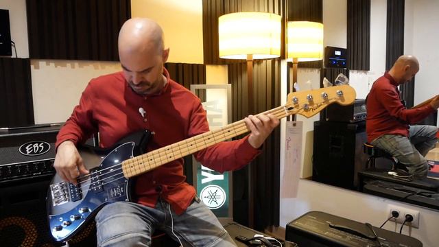Fender Meteora Mini Demo... (meh...) смотреть онлайн