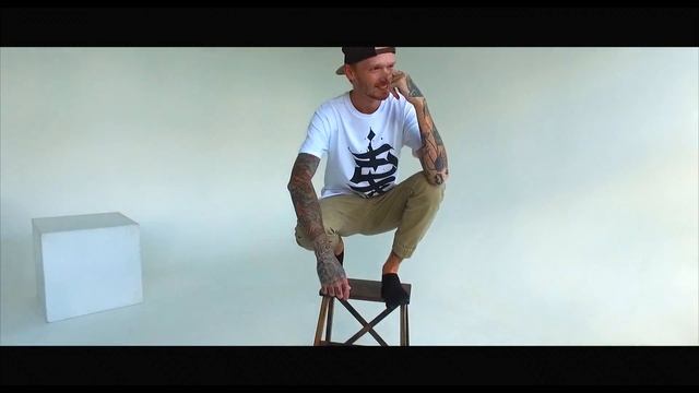 Backstage T-Shirts By TRIAGRUTRIKA Х Alcatraz Wear Ltd. Фотосессия. смотреть онлайн
