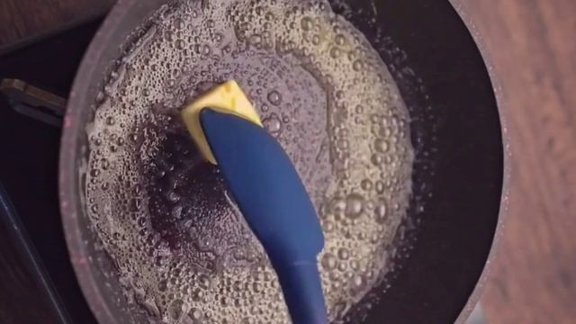 لعشاق الموز و الشكولاتة، هيا نحضر كيكة الموز و الشكولاتة بدون فرن. لن تتخيلوا مدى سهولة تحضيرها смотреть онлайн
