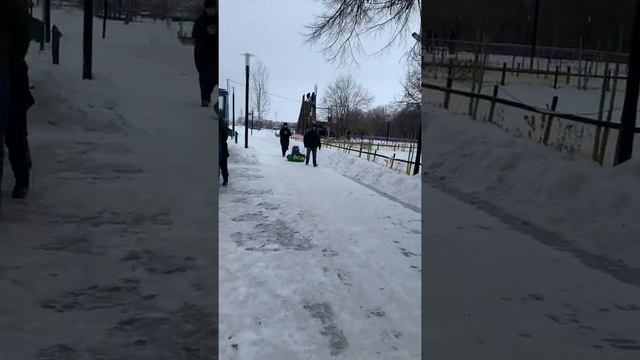 Новогодние каникулы смотреть онлайн