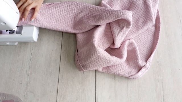 Шьём детский плед. Как сделать красивый уголок быстро. смотреть онлайн