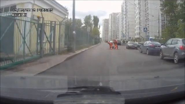 Как устанавливают лежачий полицейский смотреть онлайн