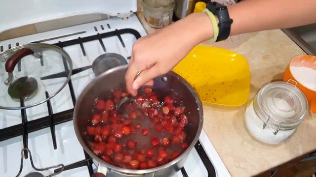 Челлендж кисель магазинный vs домашний!Приготовили кисель))) смотреть онлайн